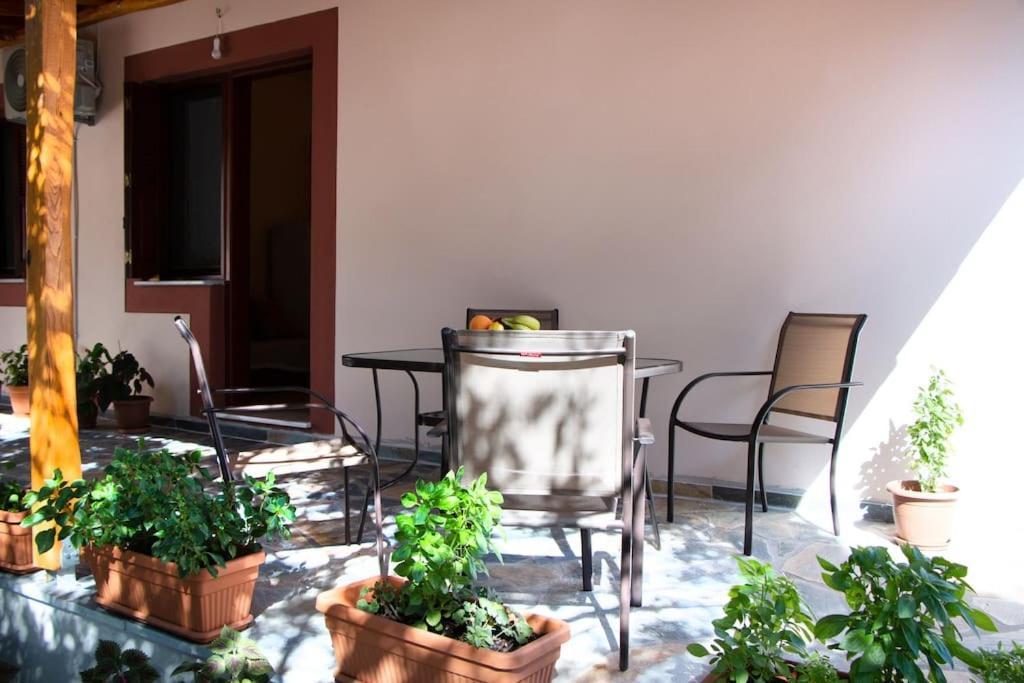 Helen'S Home Milina Exterior foto