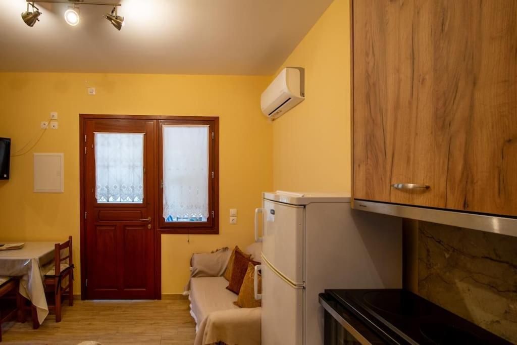 Helen'S Home Milina Exterior foto