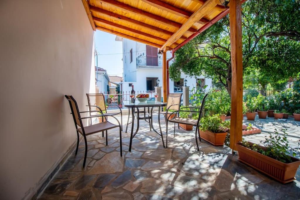 Helen'S Home Milina Exterior foto